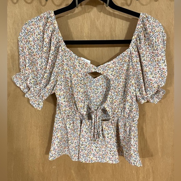 #40- SIENNA SKY- peasant top - Picture 2 of 3